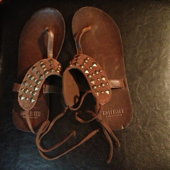 🚫SOLDHollister leather sandals