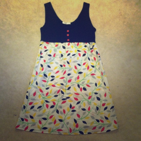 Sold in bundle -----(Leaf dress)