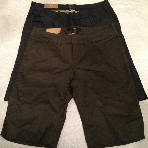 2 Bermuda shorts size 2 olive and navy