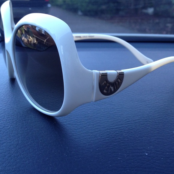 Authentic Fendi white sunnies - Picture 3 of 4