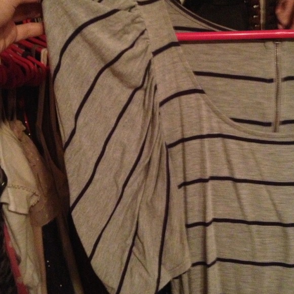 Guess by Marciano tunic - Picture 2 of 2