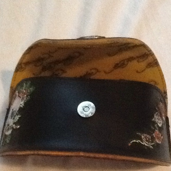 ** bundled** - Picture 2 of 2