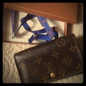 Louis Vuitton Wallet *authentic*