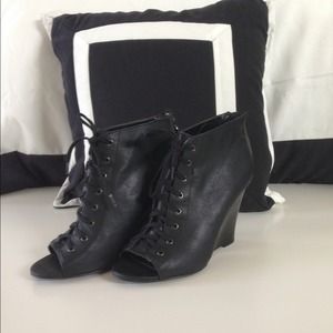 Simply Vera Wang lace-up shoe boot wedges