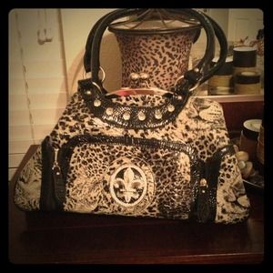BRAND NEW PURSE!!! Trade!!!!! Yay !!!