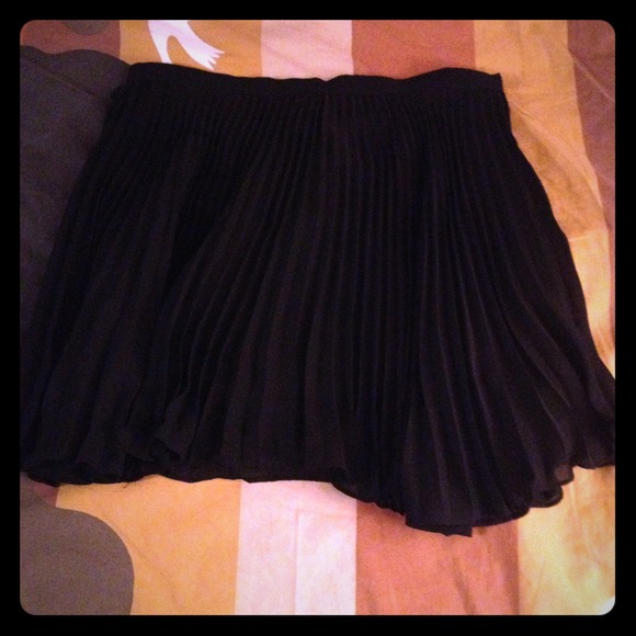 Delia's Black Pleated Skirt