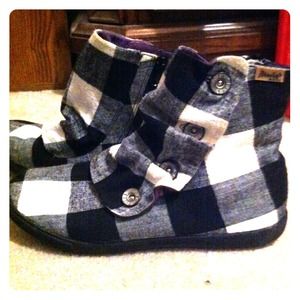 Adorable Checkered Booties!