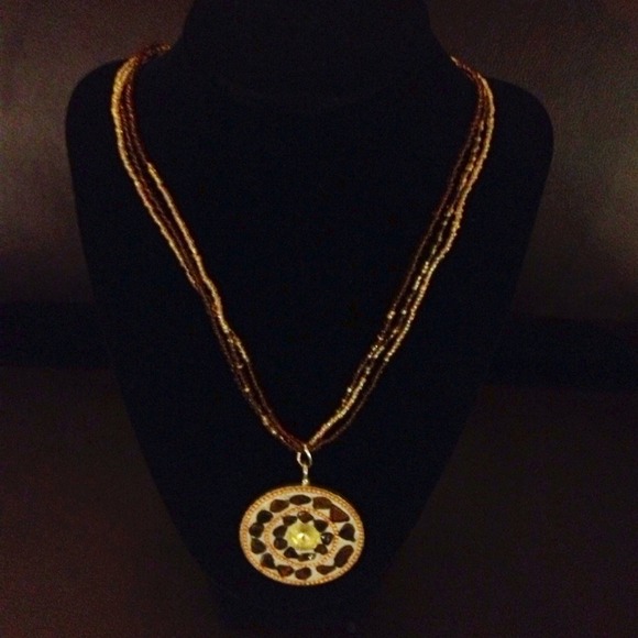 🔴SOLD🔴NWOT "Designs By Xeila" Neck Art