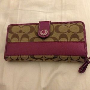 ***Sold*** bundled Authentic Coach wallet