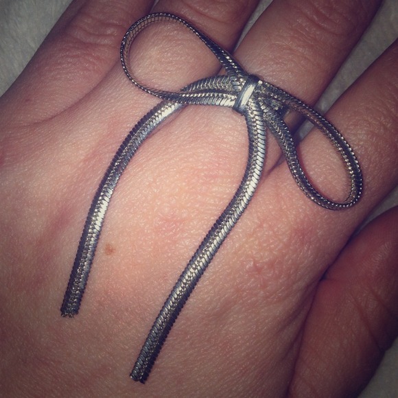 Bow Ring