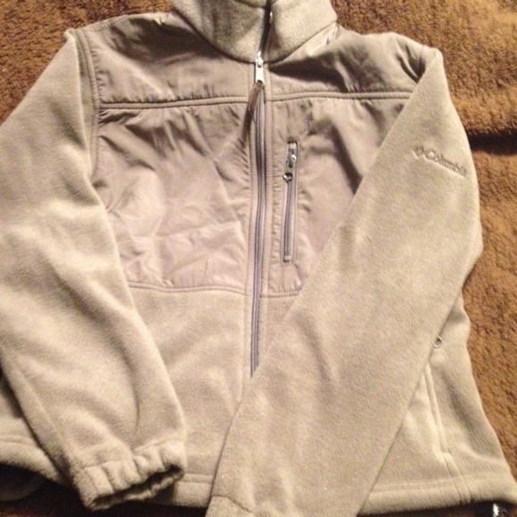 NEVER worn Columbia fleece.