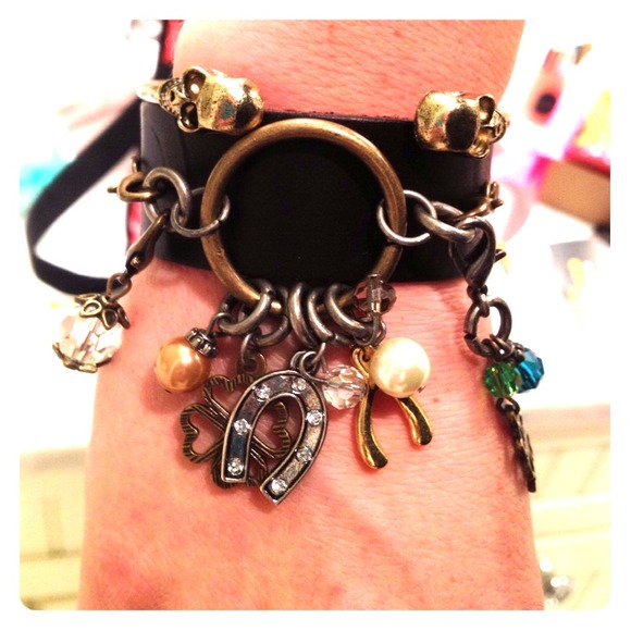 arm candy!