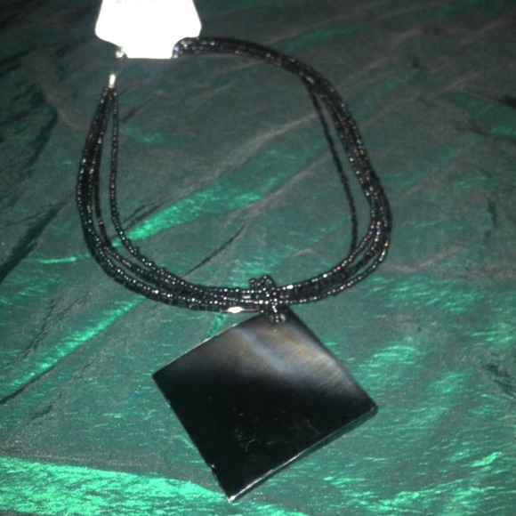 18 in black shell necklace with matching earring - Picture 1 of 2