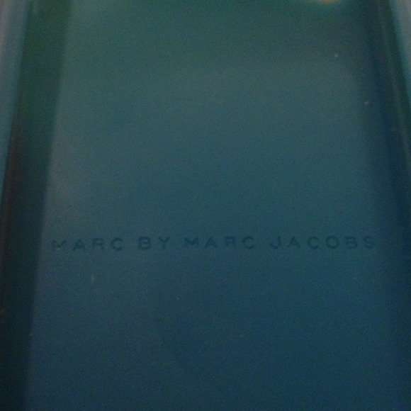 Marc By Marc Jacobs iPhone 4 and 4S case. - Picture 2 of 4
