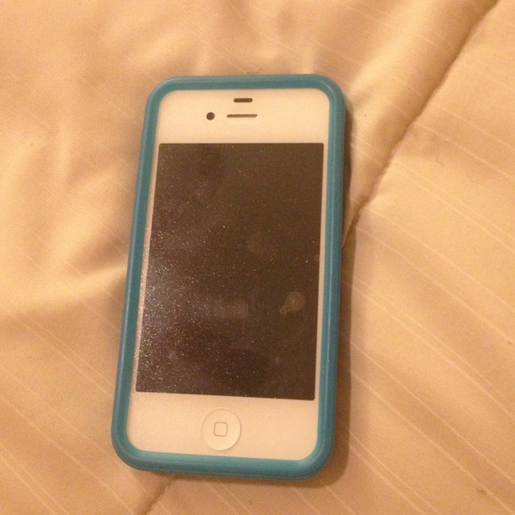 Marc By Marc Jacobs iPhone 4 and 4S case. - Picture 4 of 4