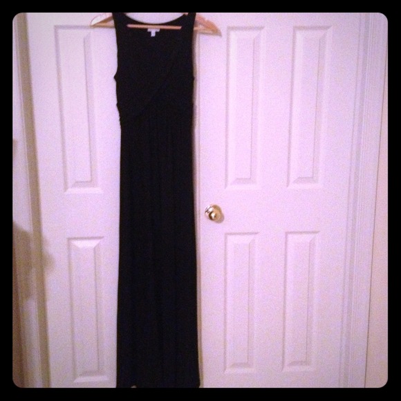 A pea in the pod long black gown