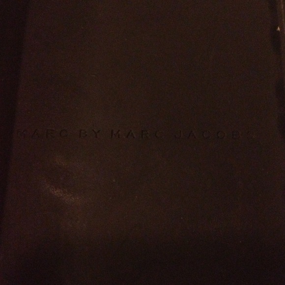 Marc By Marc Jacobs iPhone 4 and 4S - Picture 2 of 3