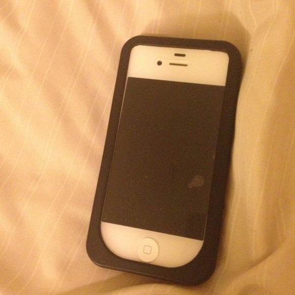 Marc By Marc Jacobs iPhone 4 and 4S - Picture 3 of 3