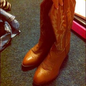 cute cowboy boots:) worn twice ladies!!