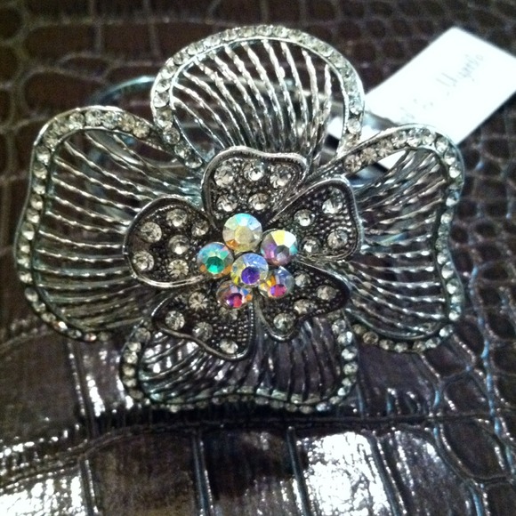 Sparkly Silver Flower Bangle