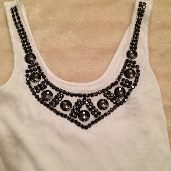 Embellished express top - Picture 2 of 4