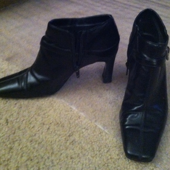 Sold - Picture 1 of 1