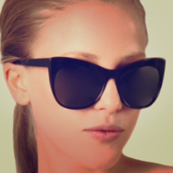 Elizabeth and James Accessories - Elizabeth and James Lafayette Cat Eye Sunglasses