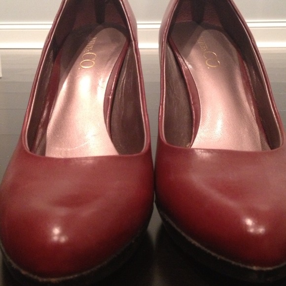 Red heels - Picture 2 of 2