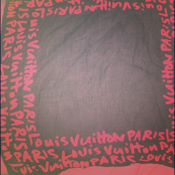 ❌SOLD❌ LOUIS VUITTON graffiti scarf