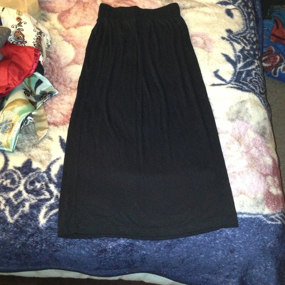 Long black maxi skirt