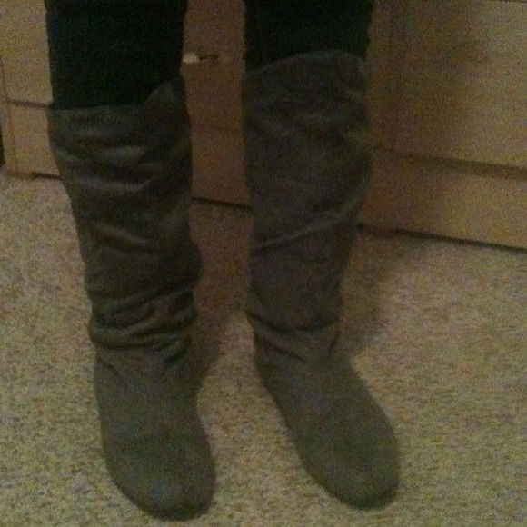 Traded--kblair1620....Grey boots