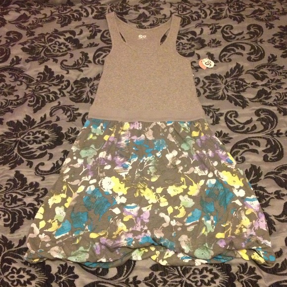 🚫SOLD🚫 Brand New! Dress with floral design