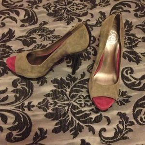 🎉REDUCED🎉New JS by Jessica Peep-toe Heels 👠😍