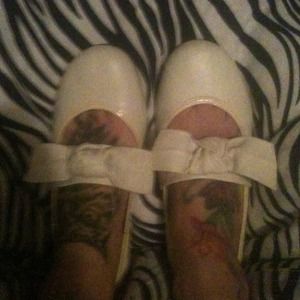 Sold-----White with bows BCBG girls flats