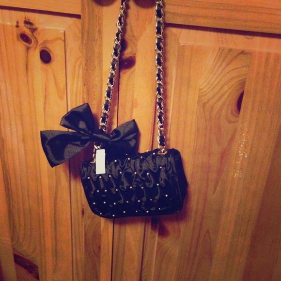 NWT White House Black Market Clutch - Picture 1 of 1