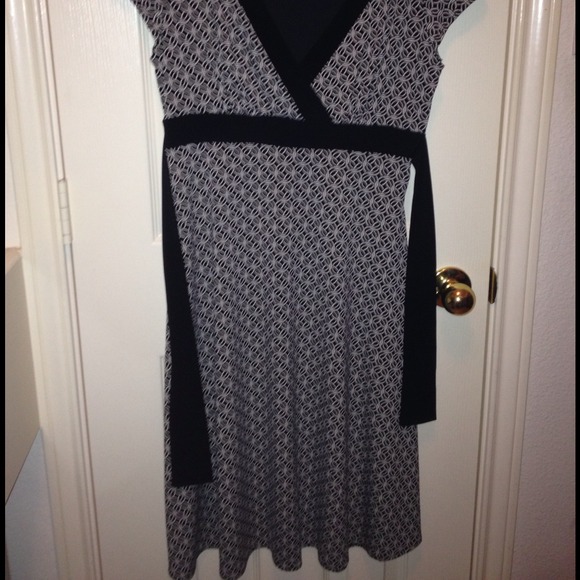 Black and white print dress - Picture 2 of 4