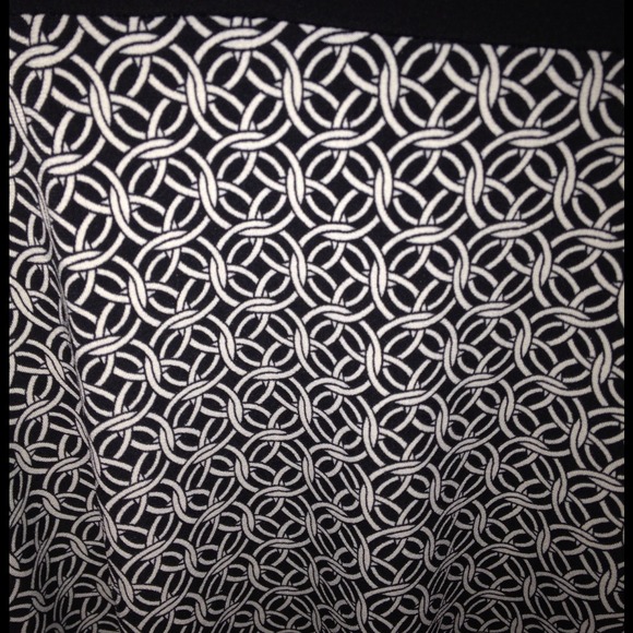 Black and white print dress - Picture 4 of 4