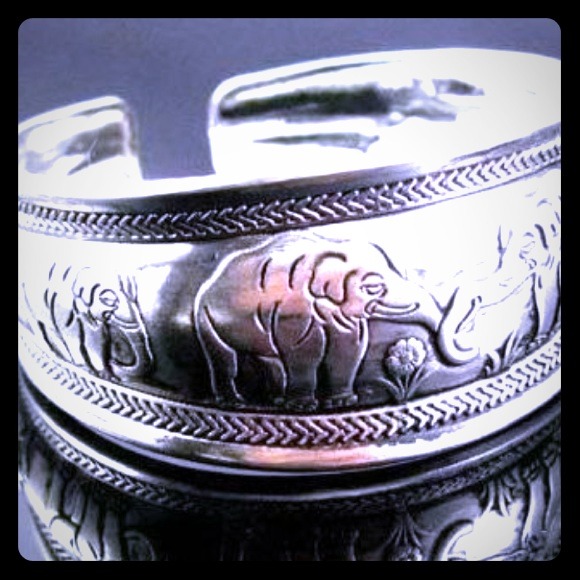 Jewelry - Tibet Elephant Cuff