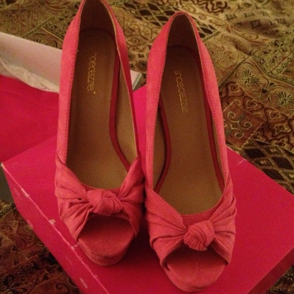 Shoe-dazzle pink pumps - Picture 2 of 4