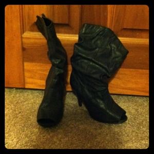 2.5" heels. leather. Slouch boot.