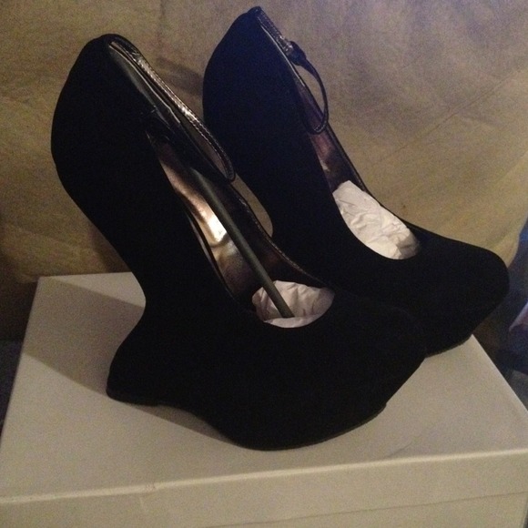 Steve Madden wedges