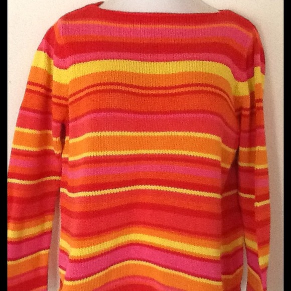 <<CLEARANCE>>Striped sweater