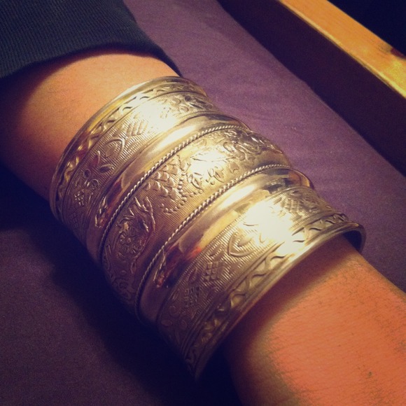 Beautiful intricate gold cuff.