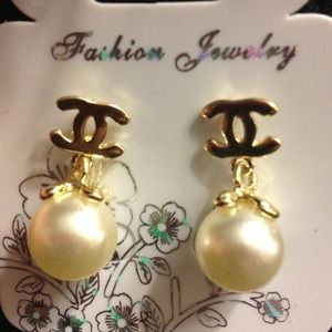 CHANEL pearl earrings