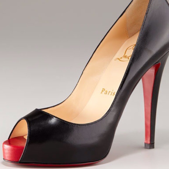 SOLD to cdelisser 100% Auth CL Very Prive.