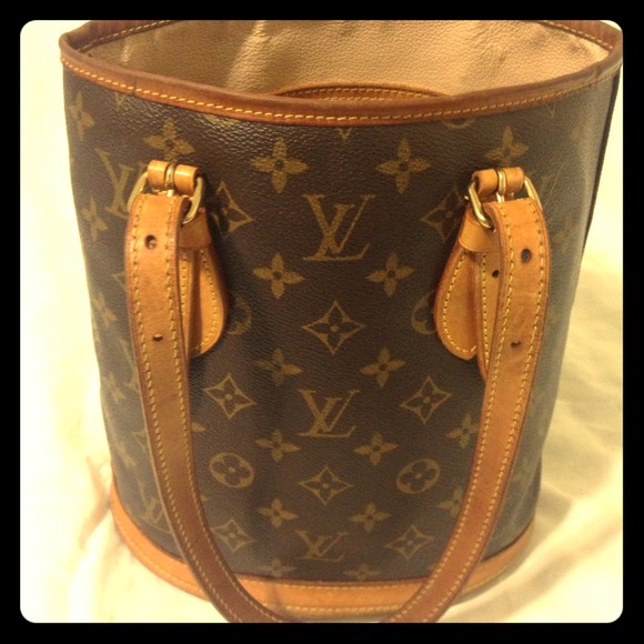 Louis Vuitton Handbags - Authentic Louis Vuitton PM Bucket