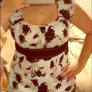 Loft classic black and white flower top