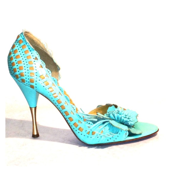 BCBG Shoes - 🎉Host Pick🎉 BCBG heels😍