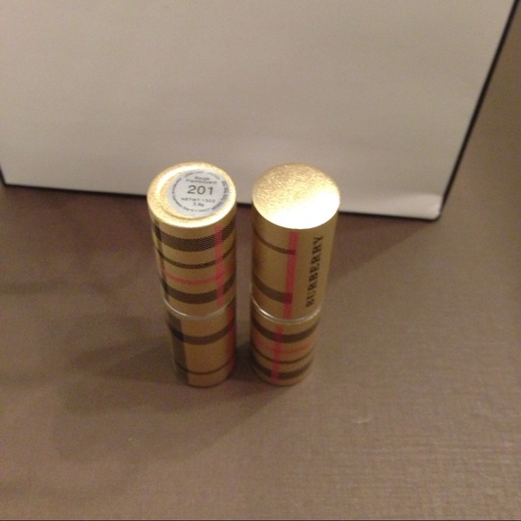 SOLD 🎀 Burberry Lipstick