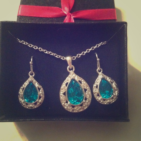 SOLD!!! New in box-Necklace and Earring set